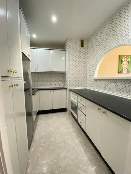 Lovely 1 Bedroom Apartment With Sea Views And Pool Estepona Exterior foto